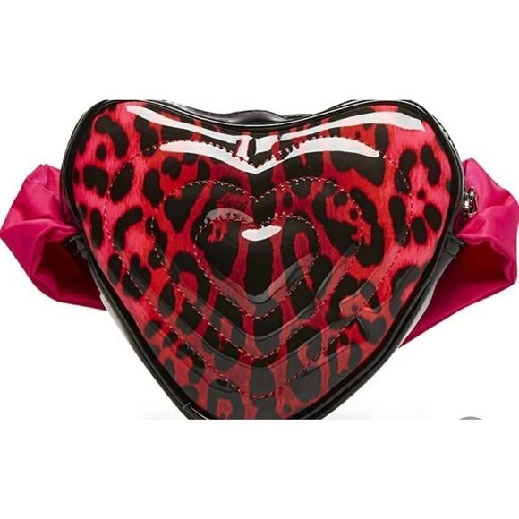 Betsey Johnson Kitsch Patent Heart Crossbody NWOT - Picture 1 of 8